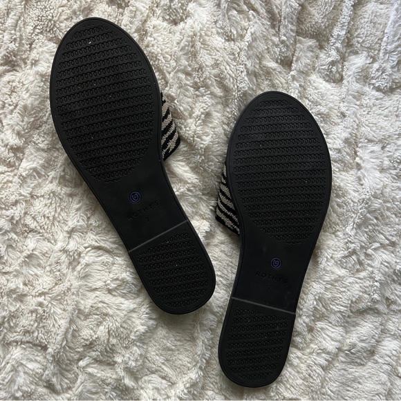 RARE Never Launched Zebra Rothy’s Sandals - Picture 2 of 4